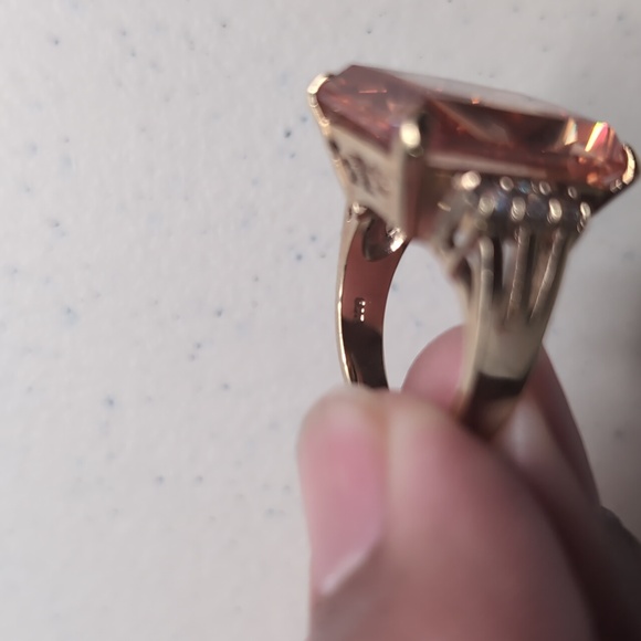 Heidi Daus| Necklace Jewelry Set With Matching ring and 3 earrings set in Box - Picture 15 of 17